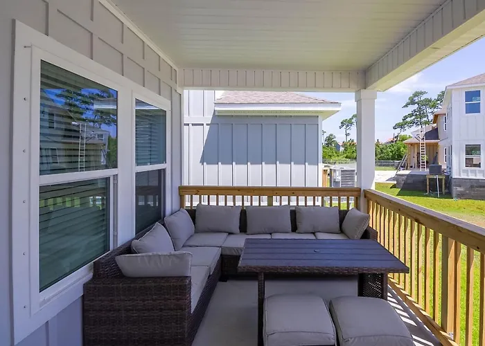 Serenity Salty Intentions At 14334 Gardenglen Drive Holiday home *