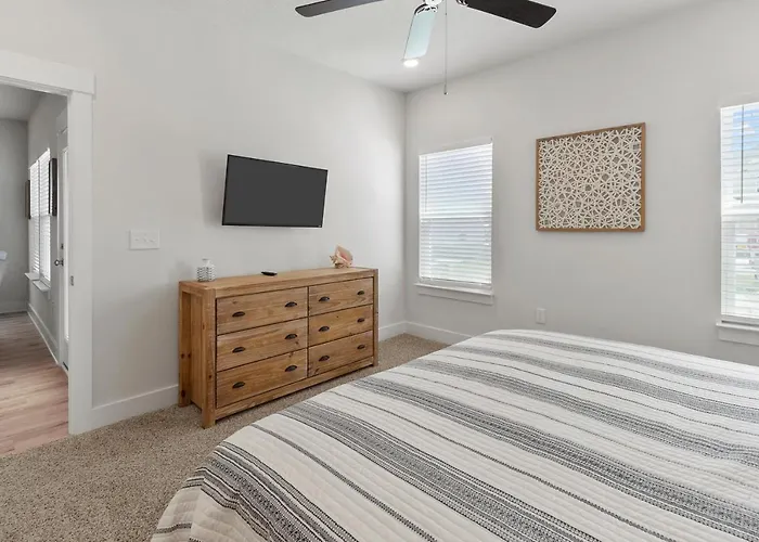 Serenity Salty Intentions At 14334 Gardenglen Drive Holiday home *